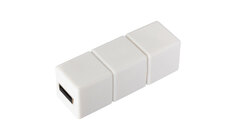 USB-флешка на 32 ГБ